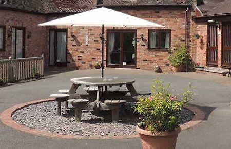 Hotel The Manor Coach House Hindlip Exterior foto